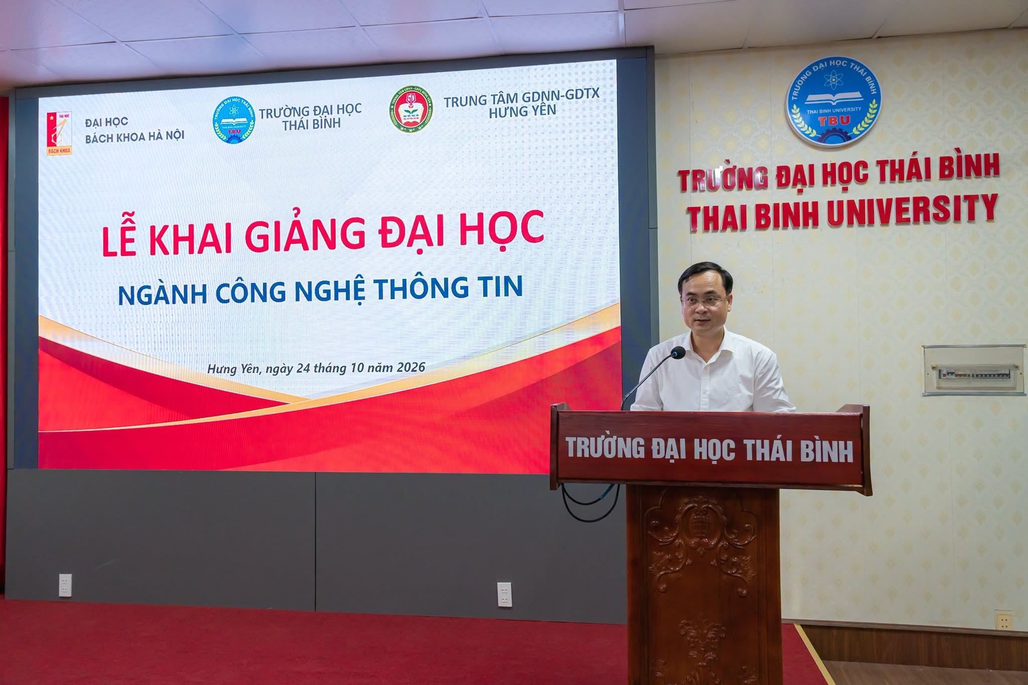 Khai giảng khóa đào tạo đại học văn bằng 2, ngành Công nghệ thông tin cho cán bộ, công chức, viên chức tỉnh Hưng Yên năm 2026.